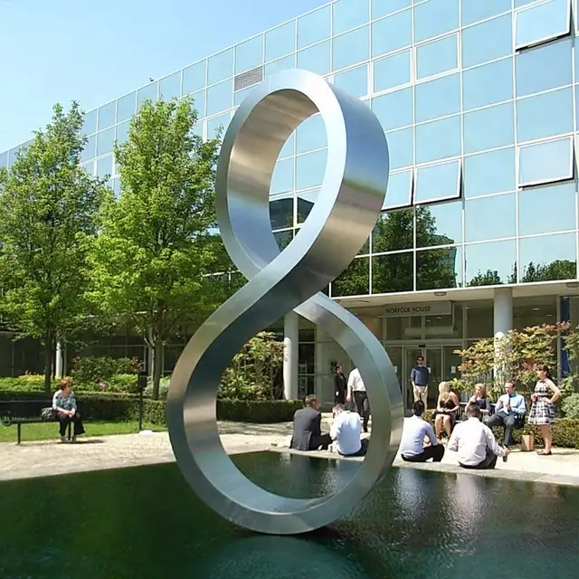 Metal Figure 8 Contemporary Art Stainless Steel Garden Sculpture