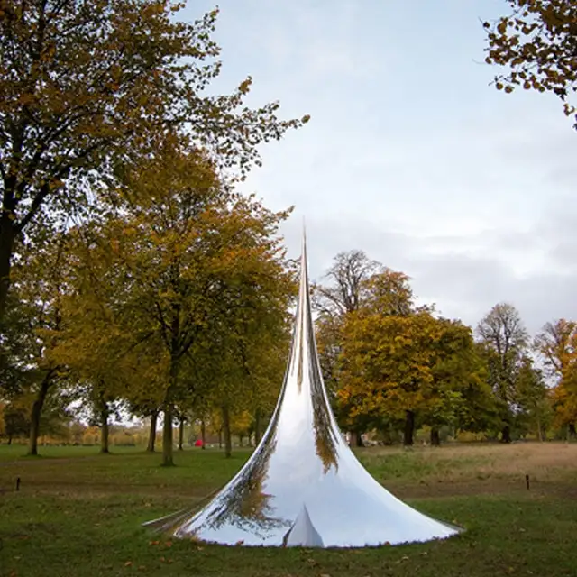 Contemporary Garden Stainless Steel Decorative Sculpture in close view