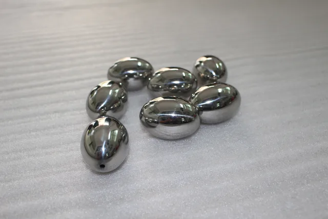Mirror polished Stainless Steel Ellipsoids from the side