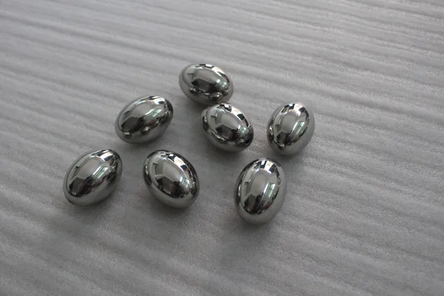 Mirror polished Stainless Steel Ellipsoids detail of the surface