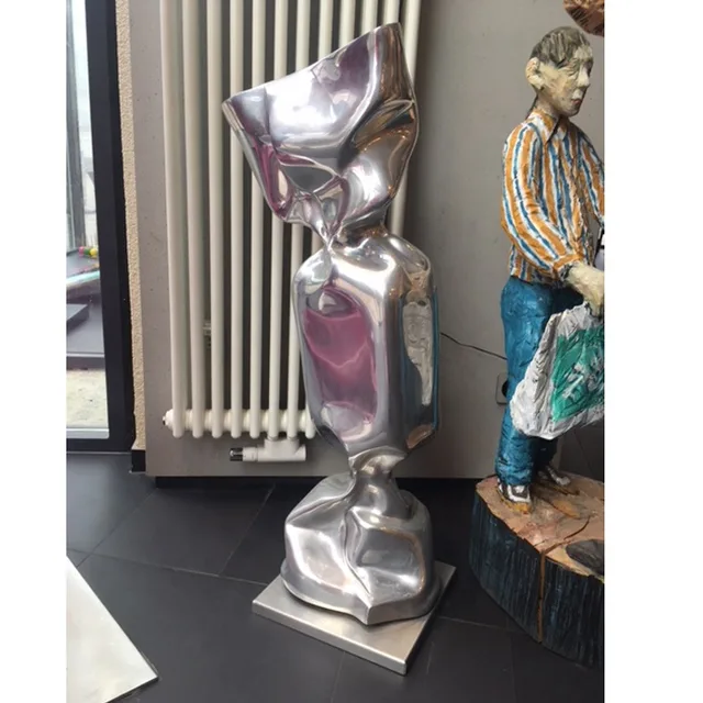 Modern Commercial Decoration Giant Stainless Steel Candy Sculpture seen from another angle