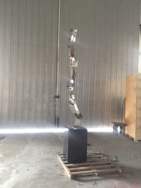 Modern Interior Decoration Metal Art Stainless Steel Sculpture seen from another angle