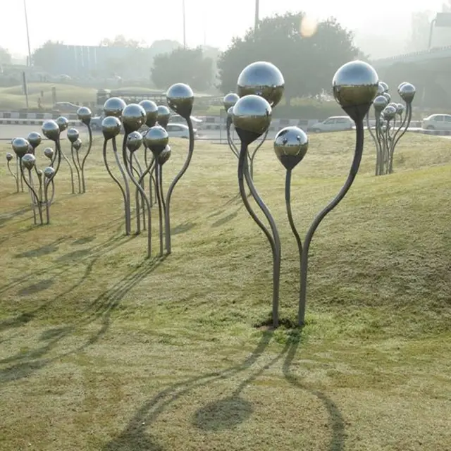 Garden Decoration Stainless Steel Tree Sculpture seen from another angle