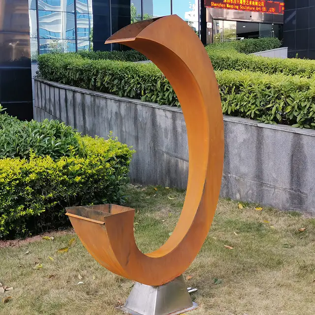Outdoor decoration Large metal corten steel water fountain sculpture seen from another angle