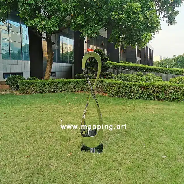 Outdoor garden home decoration stainless steel ” 8 “sculpture in close view