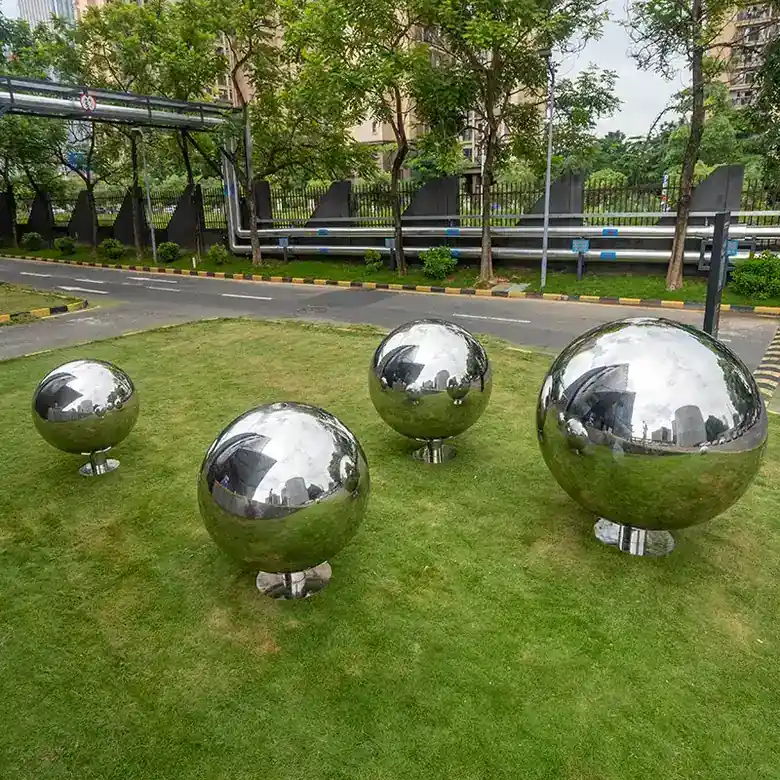 Outdoor garden metal sculpture mirror polished stainless steel sphere sculpture