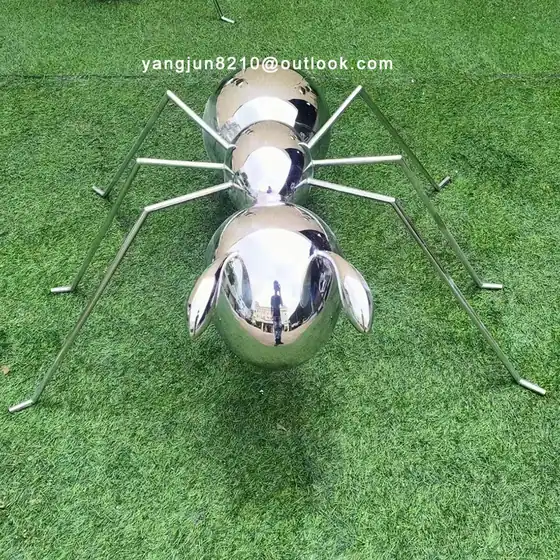 Outdoor plaza park courtyard decorations stainless steel ant sculptures from the side