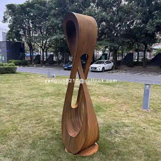 Outdoor square garden courtyard corter steel”8 “sculpture in close view