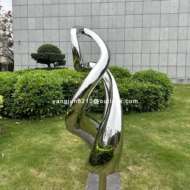 Outdoor square garden courtyard Mirror polishing stainless steel Polymer sculpture from the side