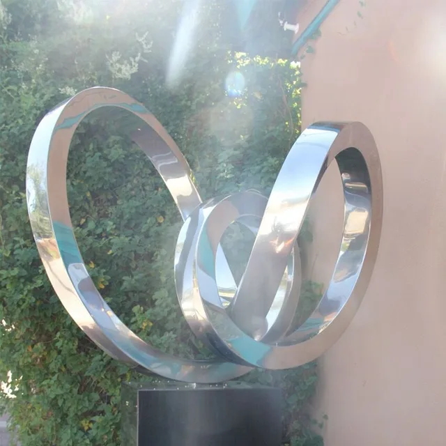 Polished Modern Garden Decoration Stainless Steel Abstract Sculpture in close view