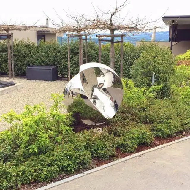 Large Painted Finish Modern Outdoor Islamic Sculpture For Sale seen from another angle