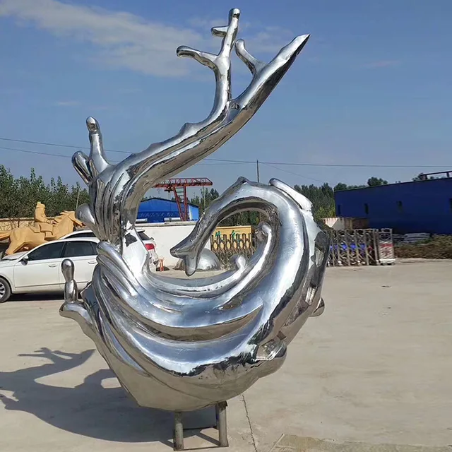 Outdoor stainless steel Square sculpture in close view