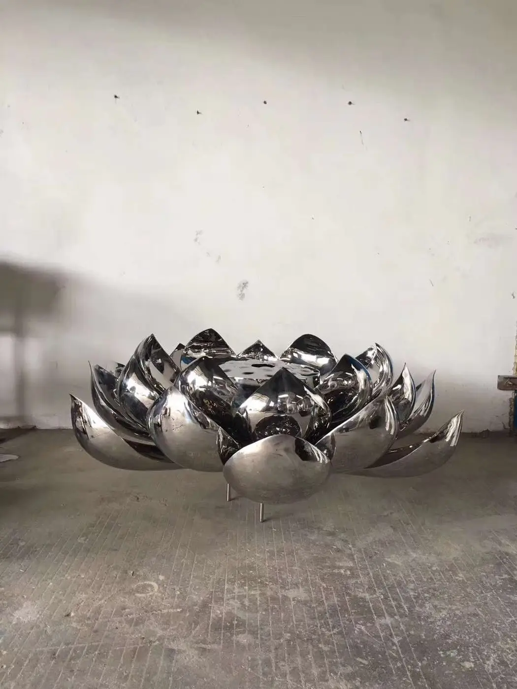 Stainless Steel Modern Pond Metal Lotus Sculpture