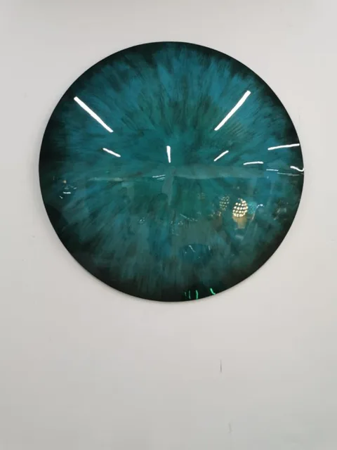 Wall metal art Stainless steel mirror wall decoration in close view