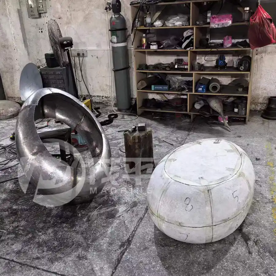 Creative stainless steel coffee table