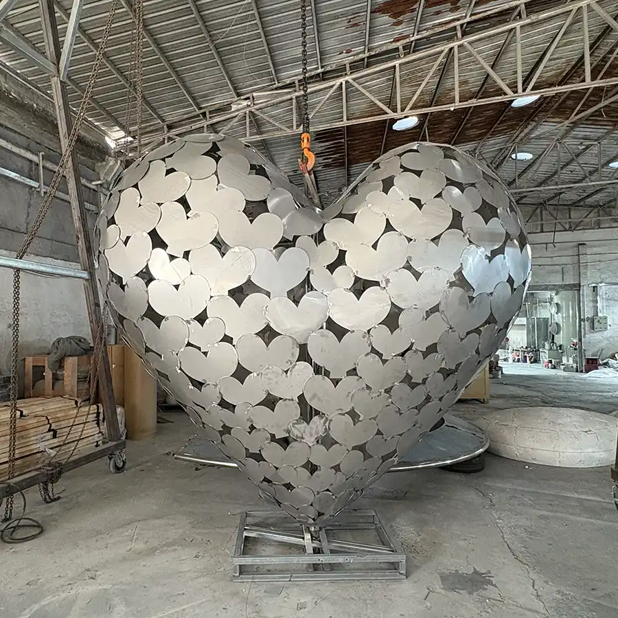 Colorful Heart-Shaped Stainless Steel Sculpture for Public Art & Landscape Spaces