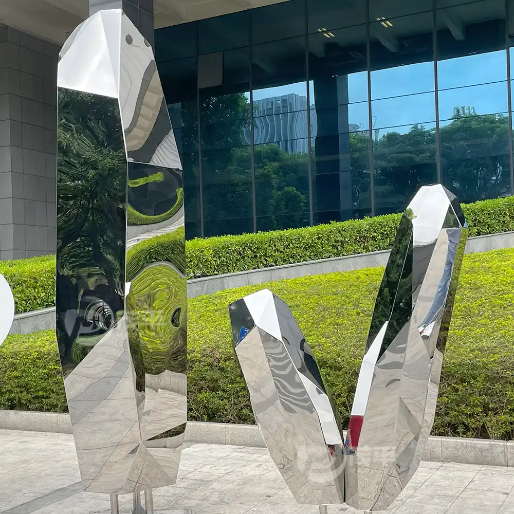 Attractive Artificial Garden Rock Stainless Steel Polygon Stone Sculpture Garden Decoration