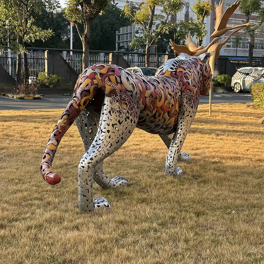 Custom Stainless Steel Leopard Sculpture for Hotel Lobby Interior Art