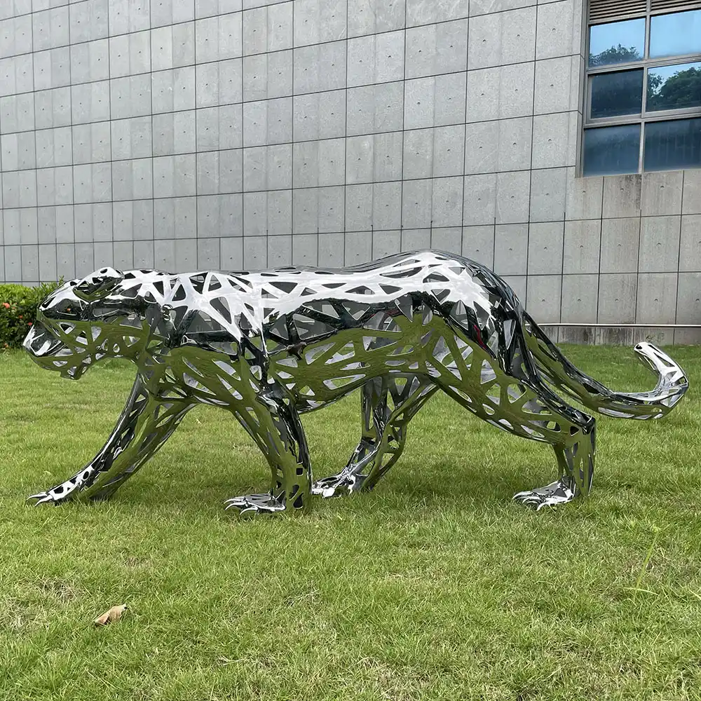 Metal art steel hollow leopard sculpture for garden decoration