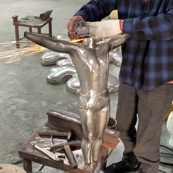 Modern Diver Sculpture for Luxury Interior Decor – Contemporary Wall-Mounted Figurative Art
