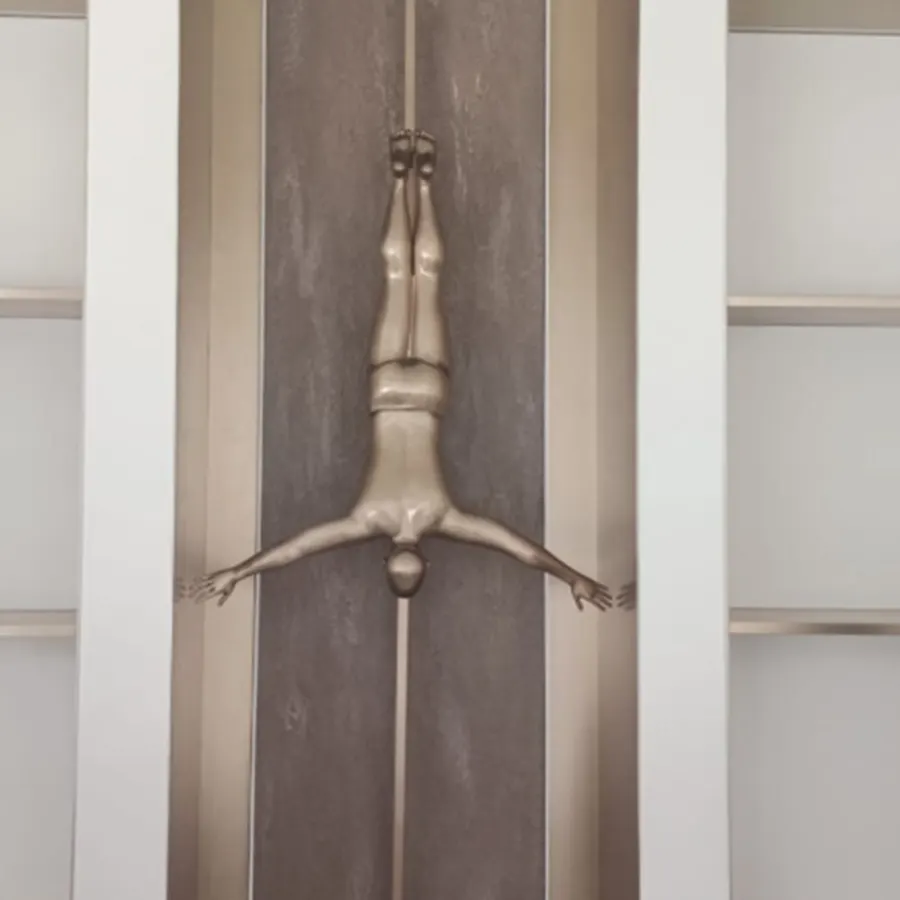 Modern Diver Sculpture for Luxury Interior Decor – Contemporary Wall-Mounted Figurative Art