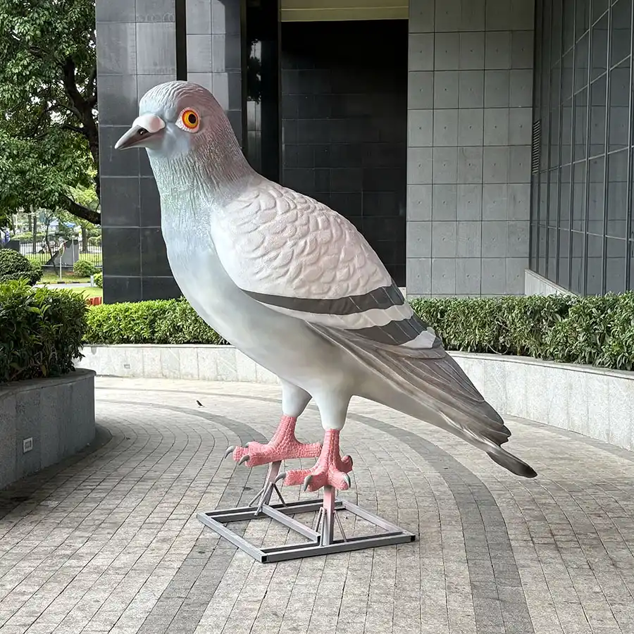 200cm Fiberglass Pigeon Sculpture – Realistic Outdoor Bird Art for Public & Commercial Spaces