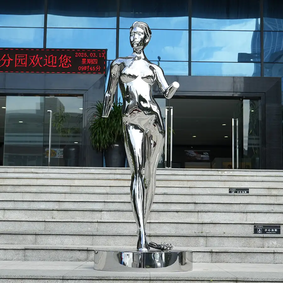 Stainless Steel Figure Sculpture for Interior Decor – Modern Art for Luxury Spaces