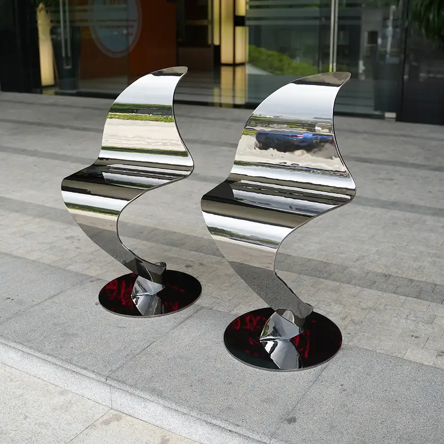 Modern Stainless Steel Sculptural Chair – Mirror Polished Art Furniture for Luxury Interiors
