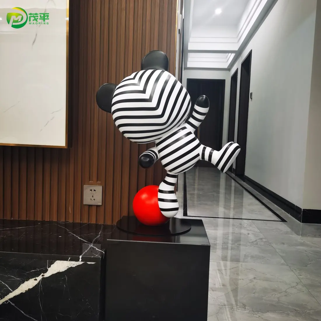 Cartoon Bear Animal Resin Sculpture