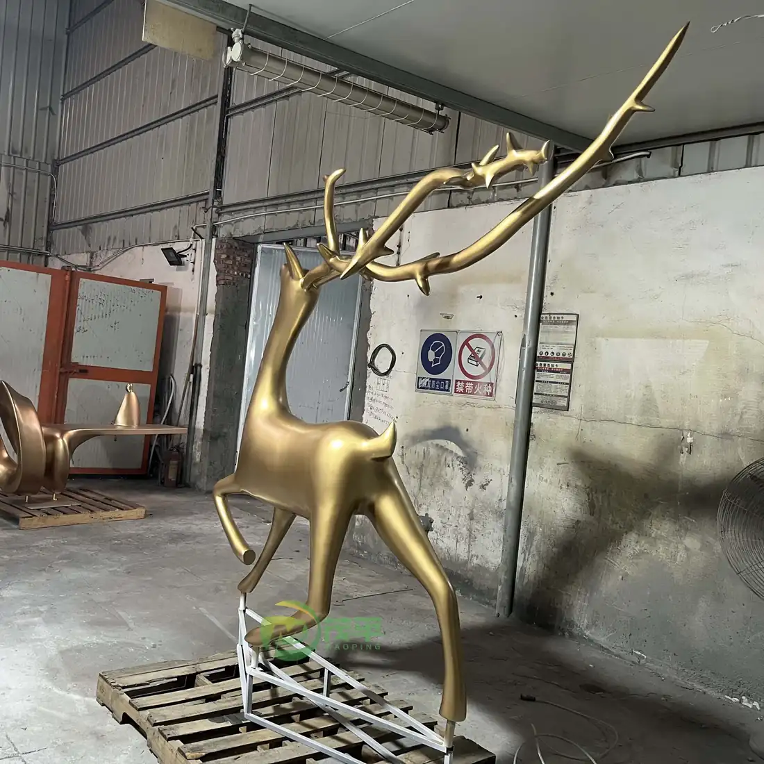Factory Direct Sales Deer Stainless Steel Sculpture