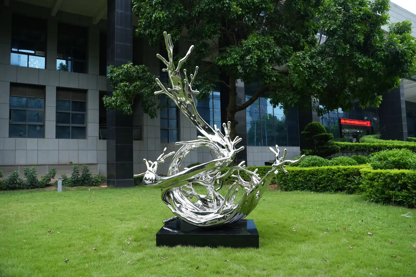 Large Outdoor And Fountain Works