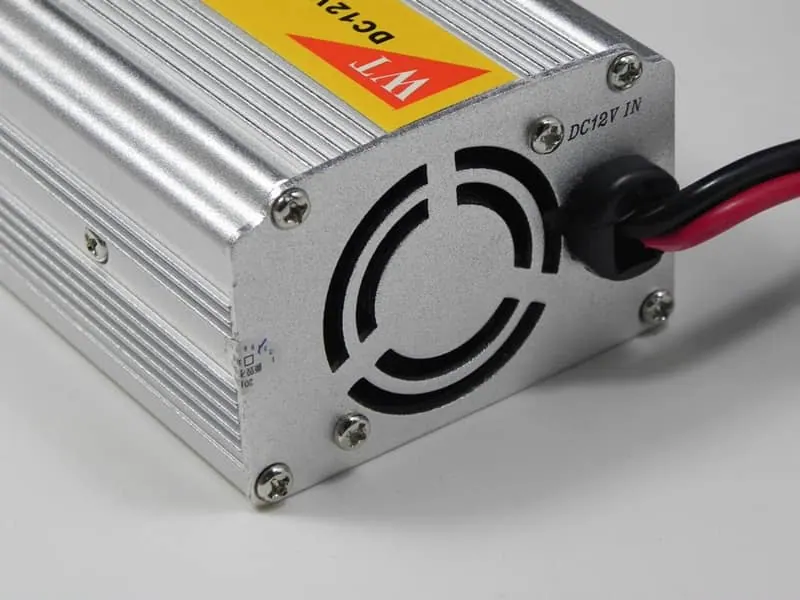 200W Power Inverter for Car DC to AC Converter with USB Universal Socket detail 2