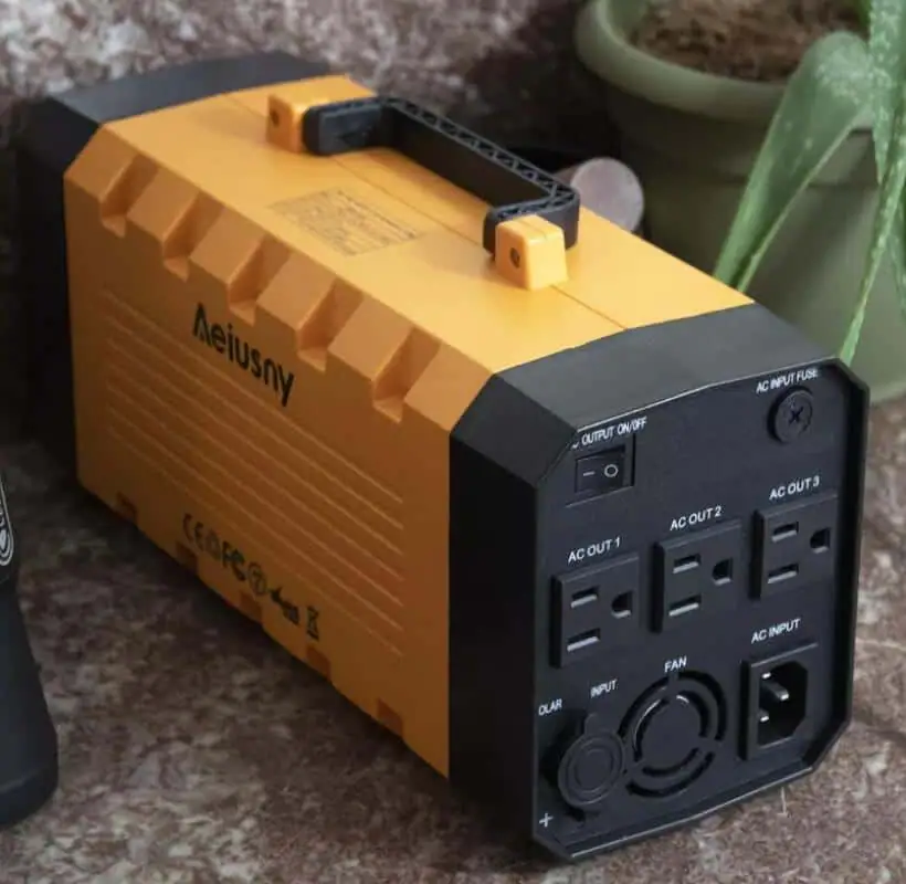 500W Portable Solar Power Station Review from a third party illustration 1