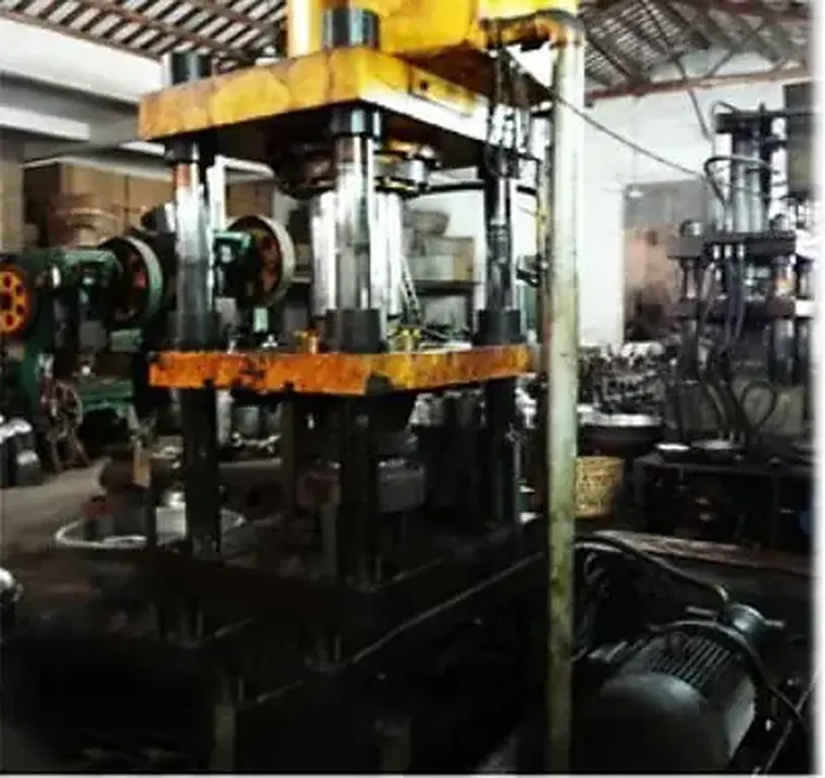 Hydraulic press station used for pressing steel hemispheres