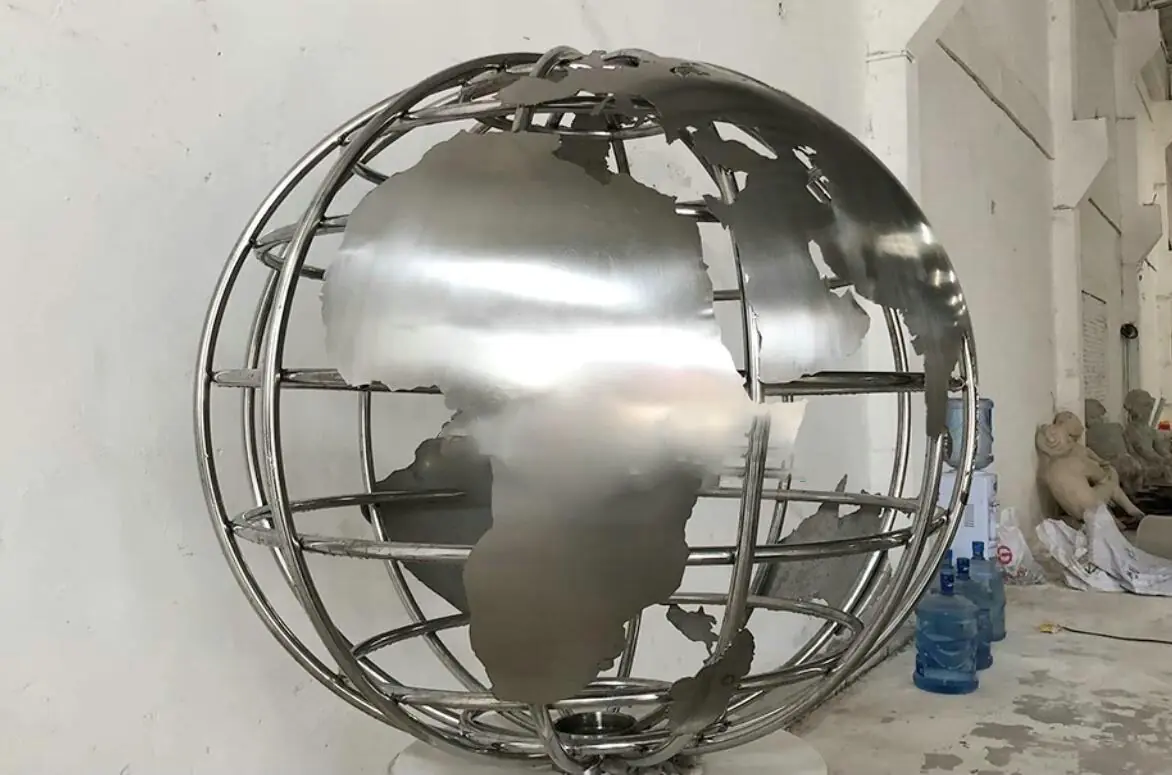 Steel Globe For Exhibition photograph 4