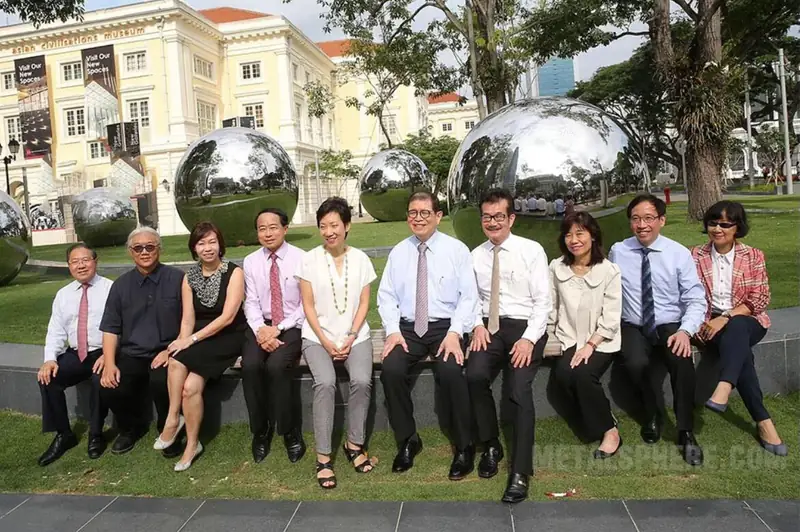 Large Stainless Steel Gazing Globes Installed In Singapore