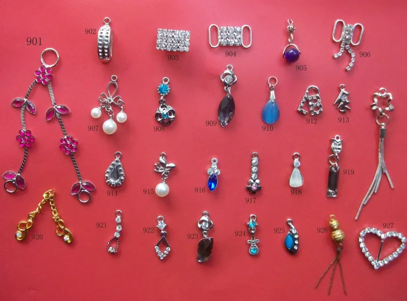 900 underwear metal pendant photo 1