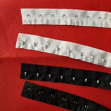 041225 - single row hook eye tape