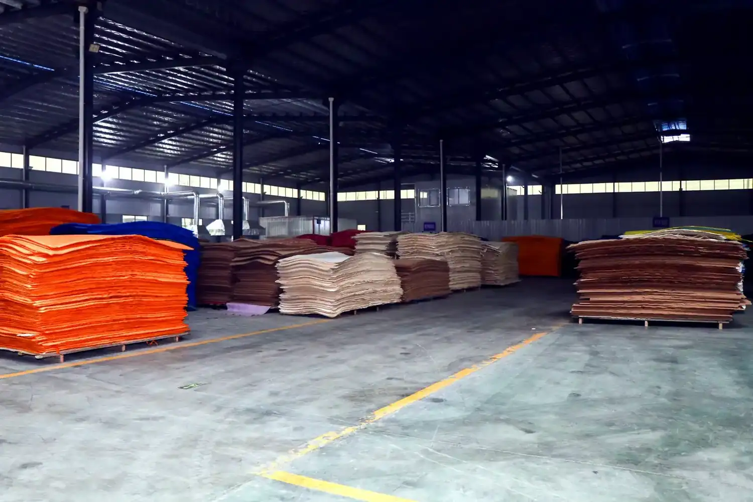 Raw material and finished goods at the Newin Best EVA foam mat factory