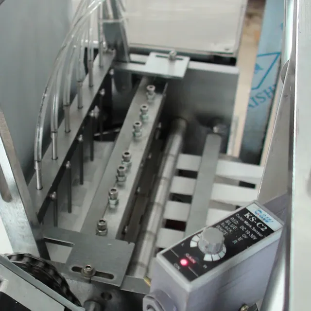 Alcohol Pads Making Machine view 3