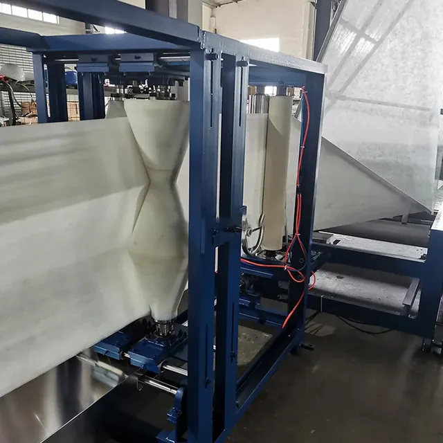 Non Woven Mulch Machine view 3
