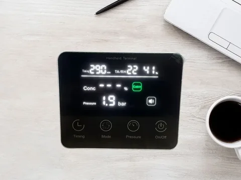 Handheld wireless controller for Oxygen Times chambers