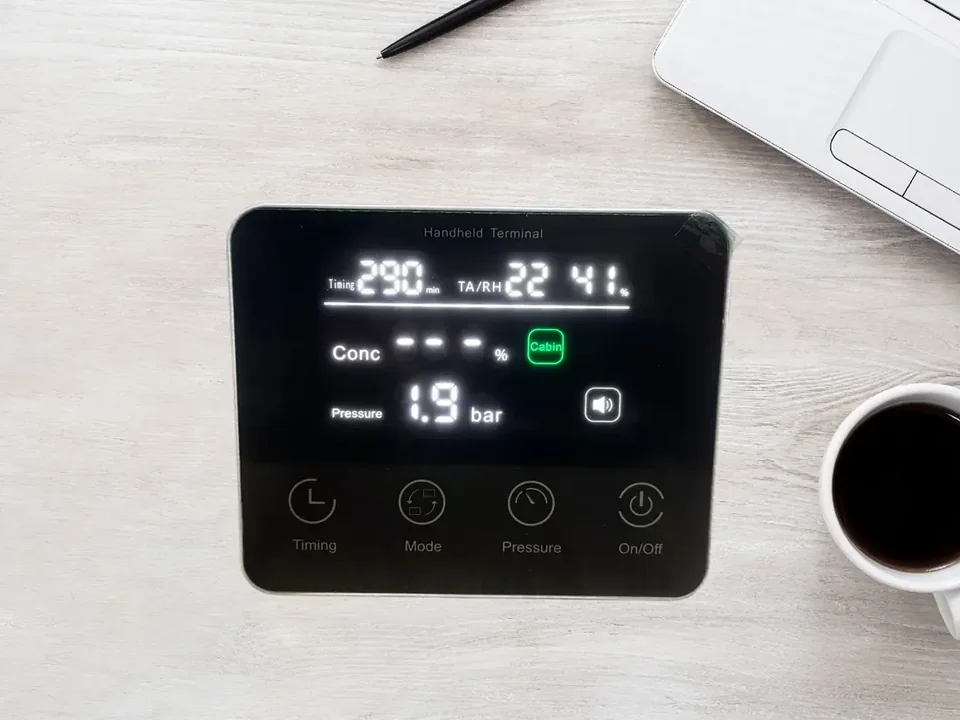 Handheld wireless controller for Oxygen Times chambers