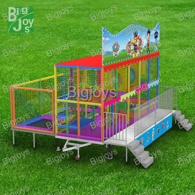 Trailer Playground with Cartoon Theme — factory photograph 4