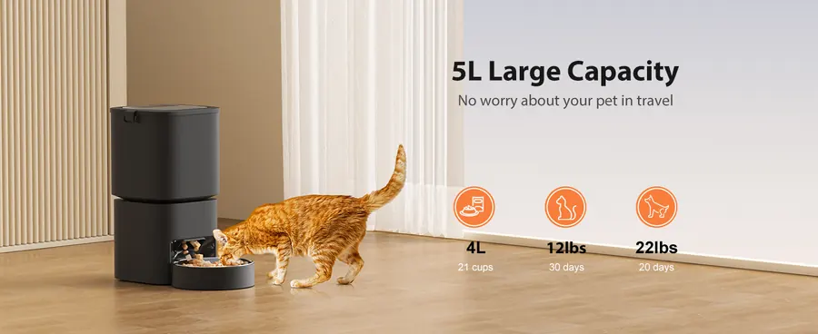 5L Automatic Pet Feeder In Black detail view 3