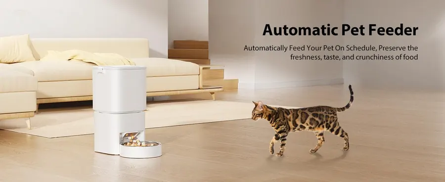 5L Smart Pet Feeder In White detail view 1
