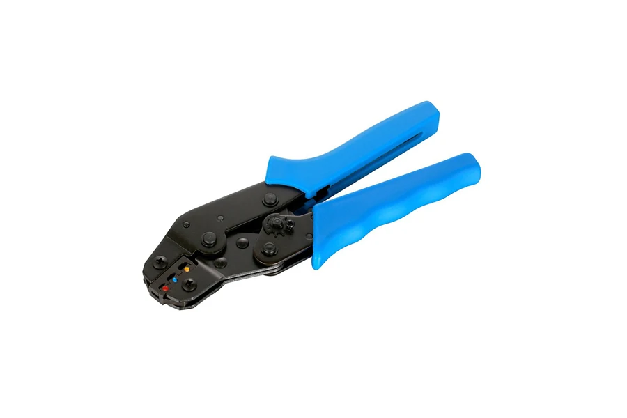 Crimping cutter with fixed jaw and cutting edge, held in hand
