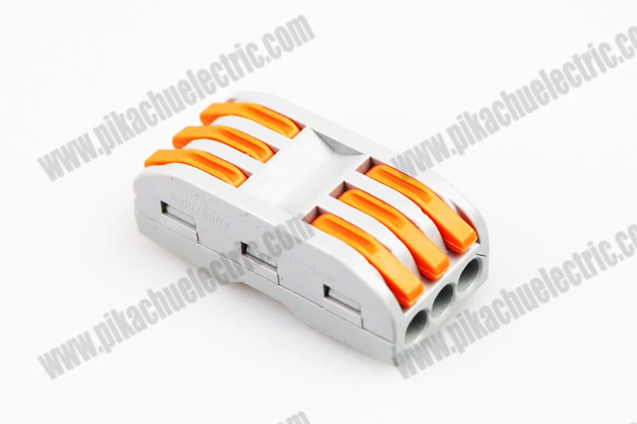 Wiring quick connector in 4 mm size with screw terminal and plastic insulated body