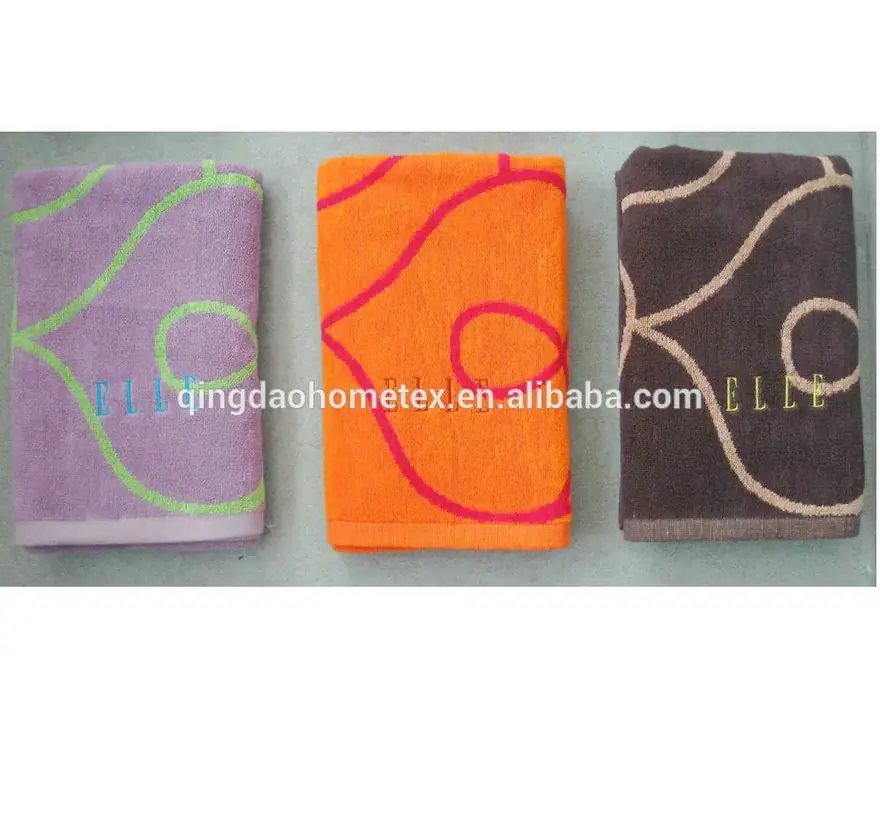 100% cotton jacquard bath towel with woven messy petals pattern, 70x140 cm, plain colour finish