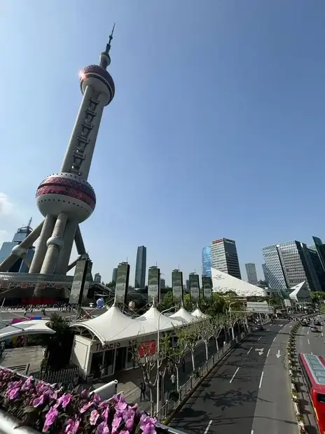 Rainber is based in Shanghai, close to the port and to the component suppliers our production depends on.